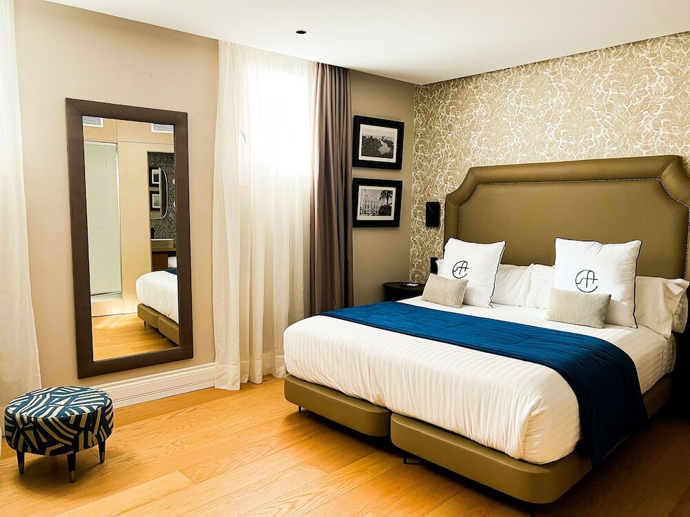 Фото Boutique Hotel Cordial Plaza Mayor de Santa Ana