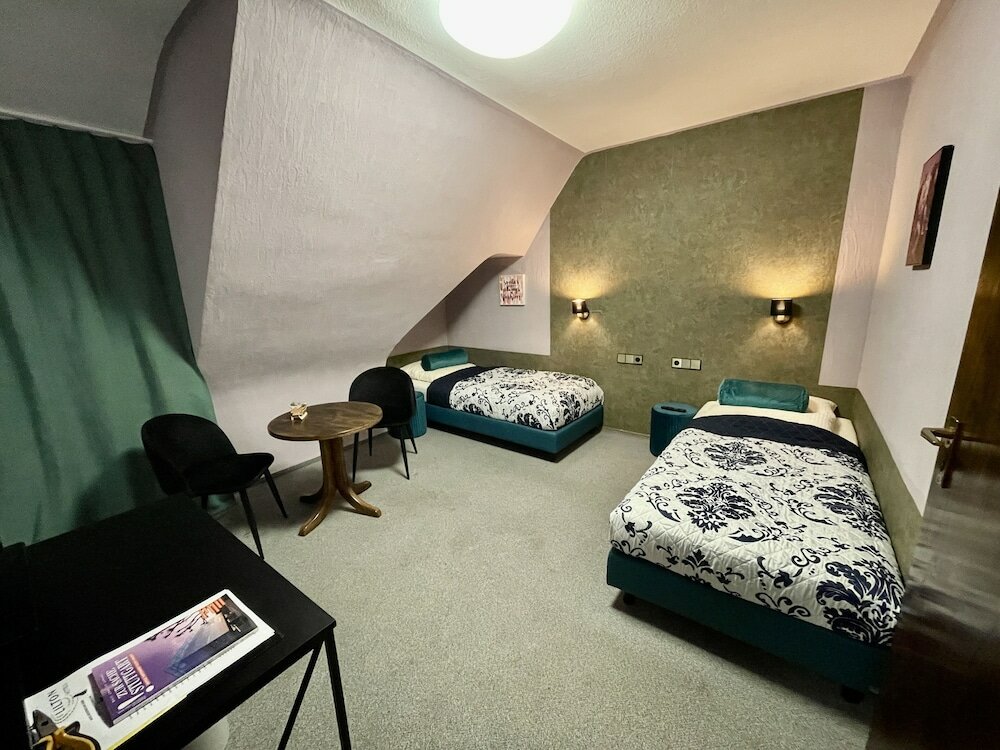 Фото Lilton Hotel Zuffenhausen