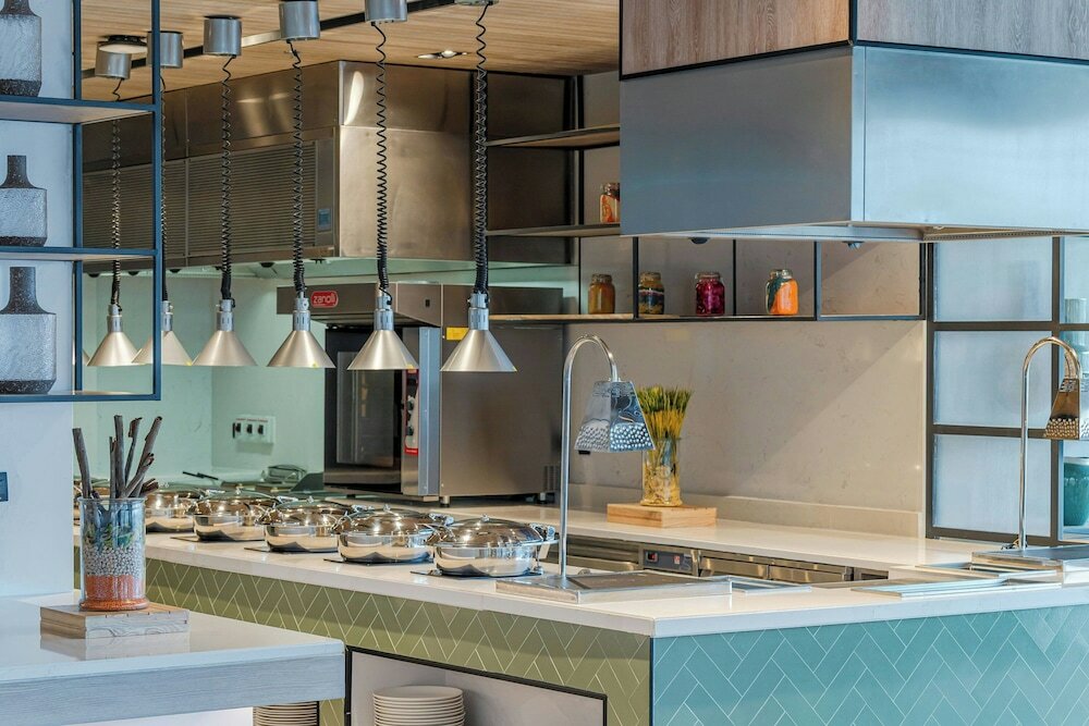 Фото Four Points by Sheraton King Abdulaziz Road