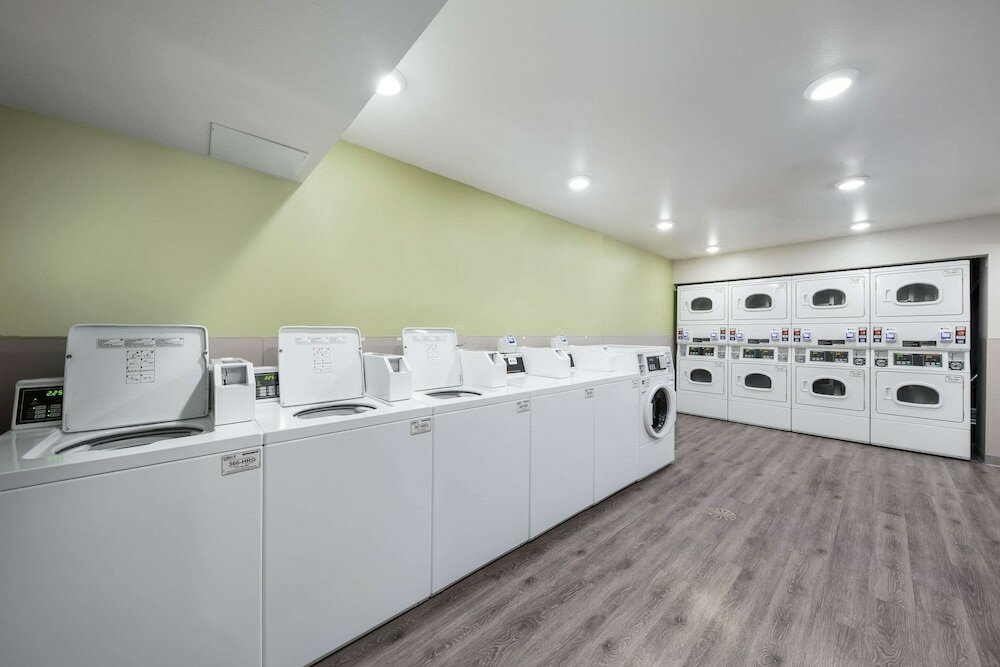 Фото WoodSpring Suites Dallas Plano Central Legacy Drive