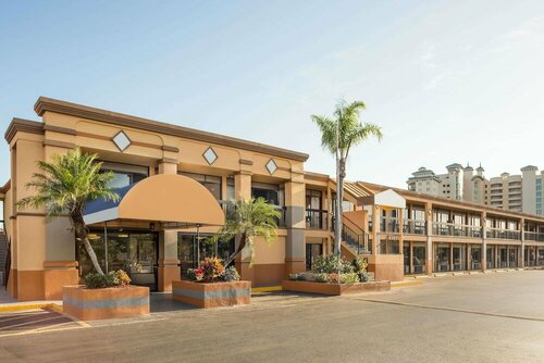 Гостиница Travelodge by Wyndham Fort Myers North в Форте Майерсе
