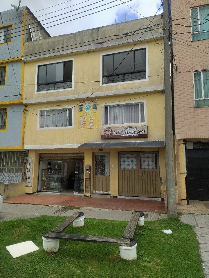 Bar, pub Sabrositas las arepas cuadradas, Bogota, photo