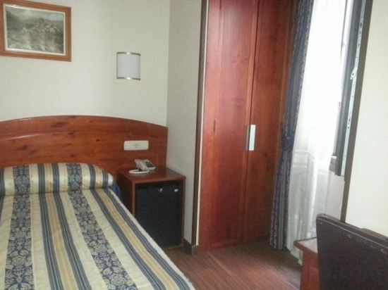 Фото Hotel Castilla Guerrero