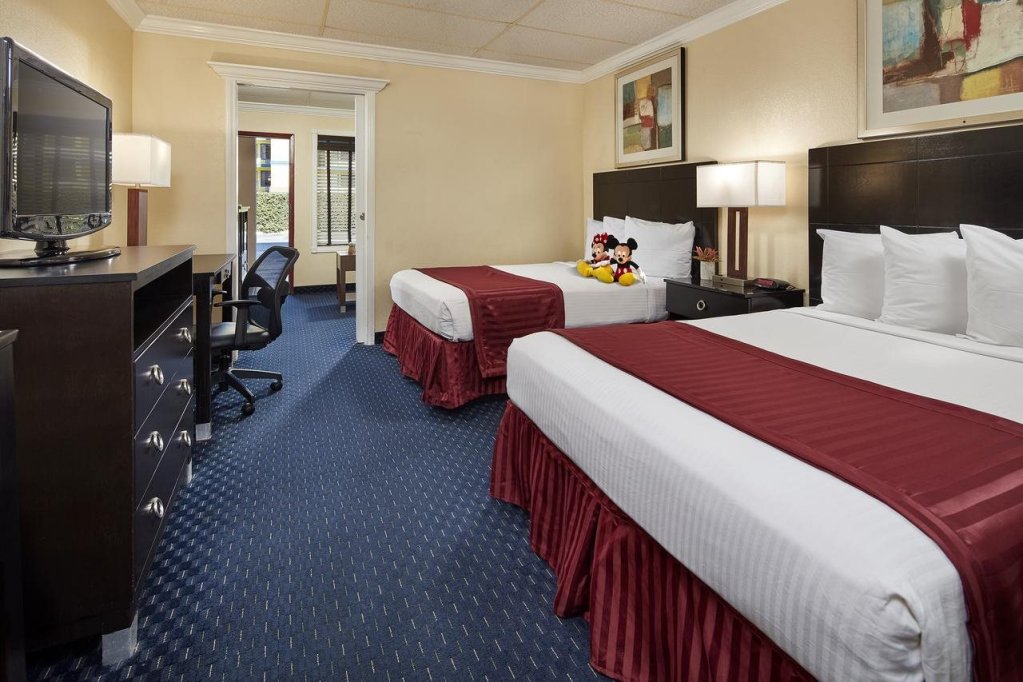 Фото Capri Suites Anaheim