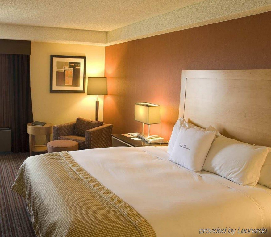 Фото Doubletree Hotel San Francisco Airport