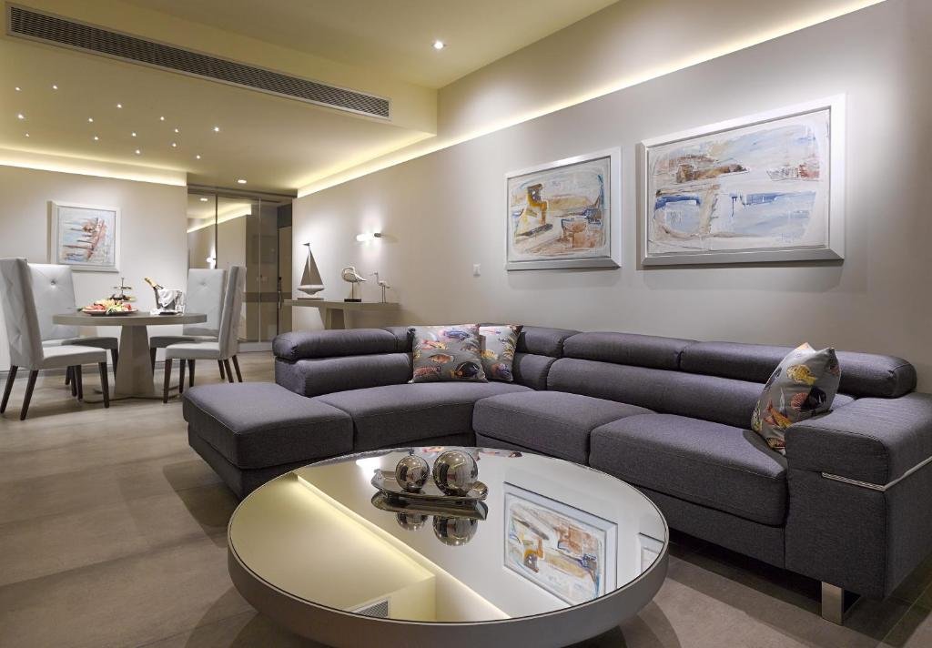 Фото St Raphael Resort & Marina