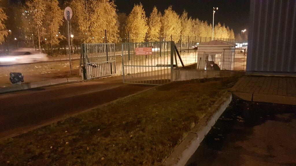 Parking lot Служебная парковка ТРК Парк Хаус, Saint Petersburg, photo
