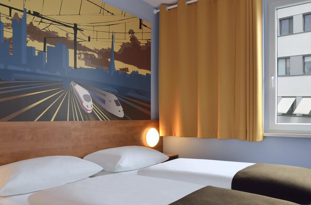 Фото B&b Hotel Saarbrücken-Hbf