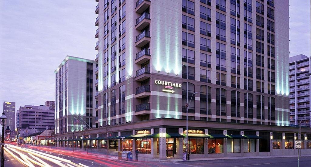 Фото Courtyard by Marriott Toronto Downtown