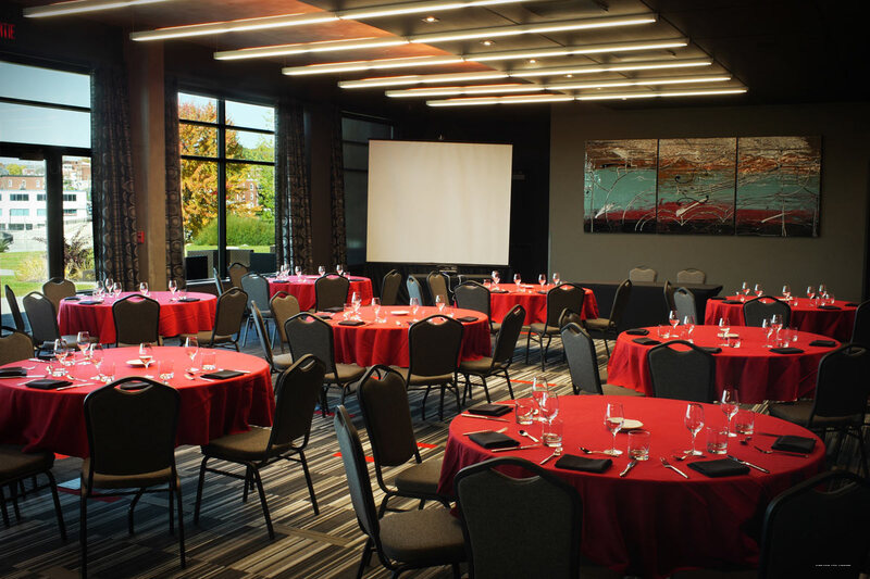 Фото Grand Times Hotel Sherbrooke