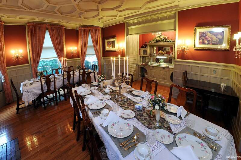 Фото Oliver Inn Bed and Breakfast