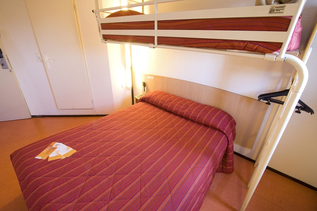 Фото Hôtel Kyriad Le Blanc Mesnil