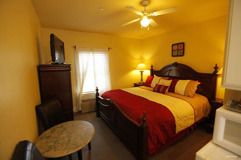 Фото Santa Paula Inn
