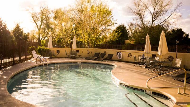 Фото El Pueblo Lodge