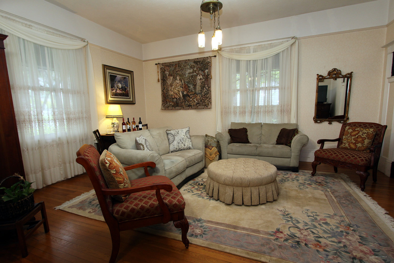 Фото Kelley & Young Wine Garden Inn