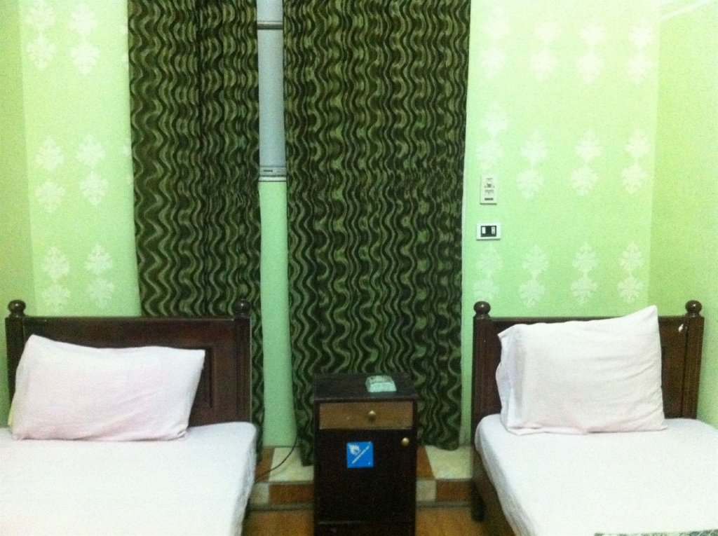 Фото The Emerald Hostel