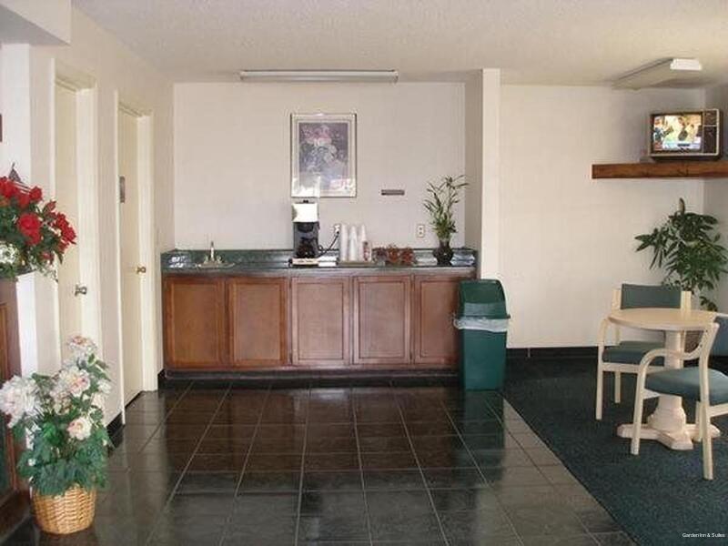 Фото Garden Inn & Suites