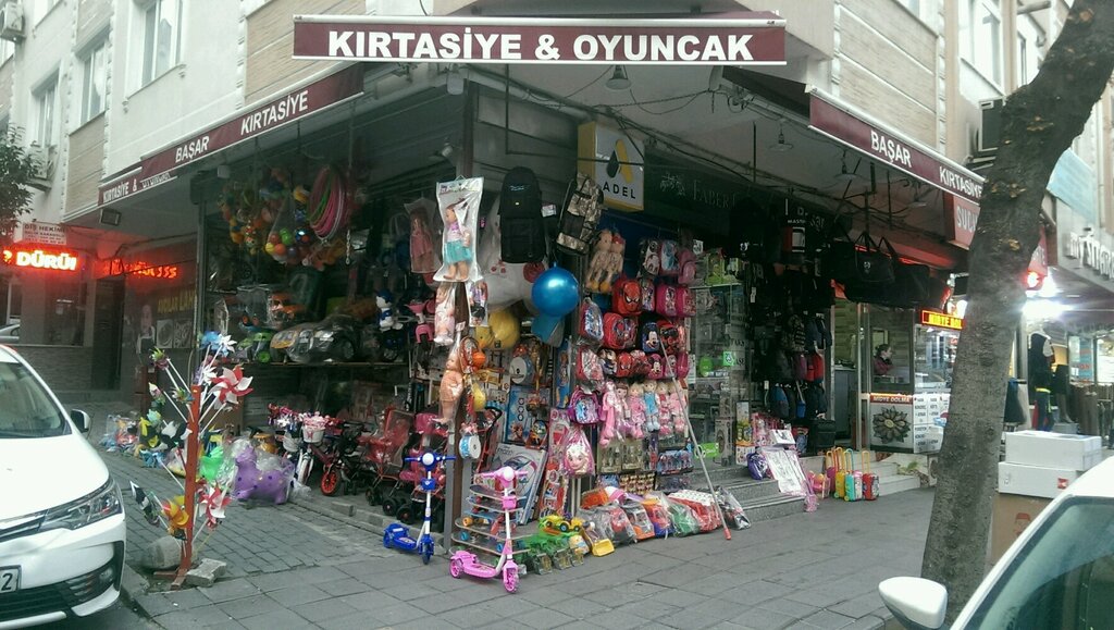 متجر أدوات مكتبية Basar Stationery Toys ، اسطنبول، صورة