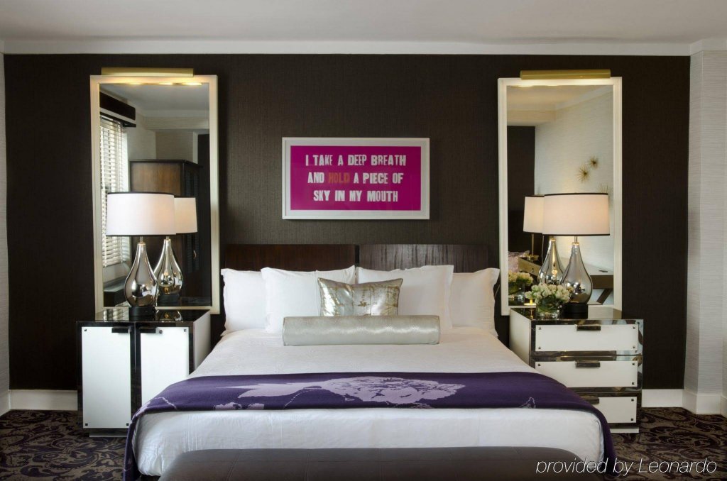 Фото 70 Park Avenue Hotel