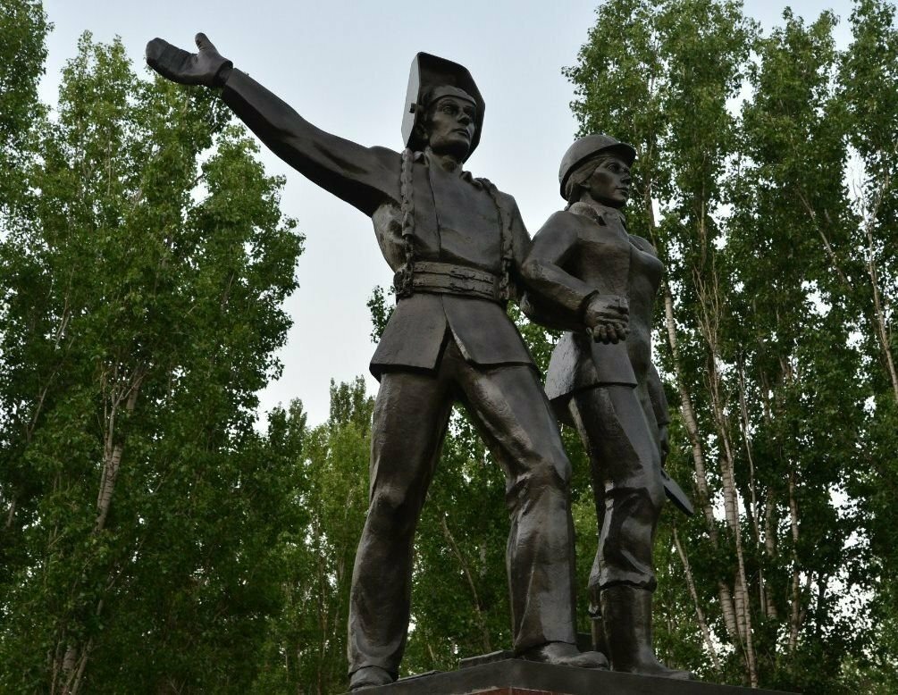 Monumento, memorial Участникам пяти Всесоюзных ударных комсомольских строек, , foto