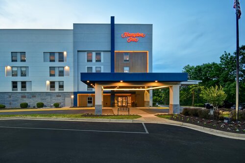 Гостиница Hampton Inn Woodbridge в Вудбридже