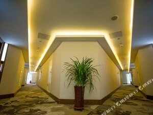 Гостиница James Joyce Coffetel Shijiazhuang Xinbai Square Guomao Branch