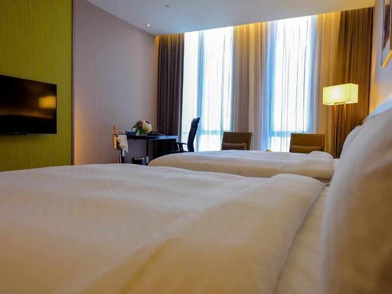 Фото Grand Royal Hotel