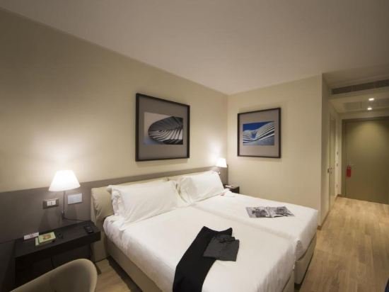 Фото Unahotels Bologna Fiera