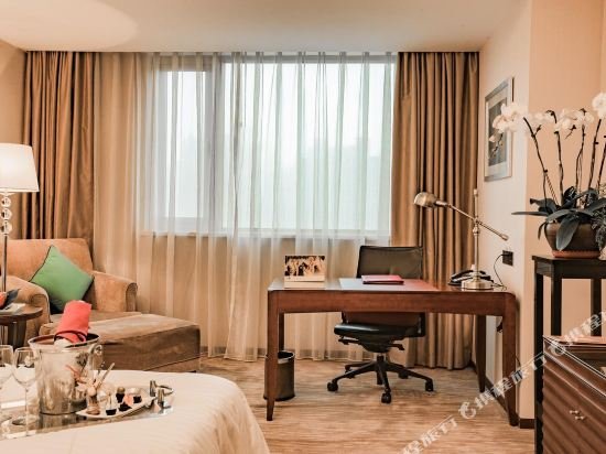 Фото Crowne Plaza Changshu