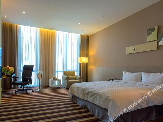 Фото Grand Royal Hotel