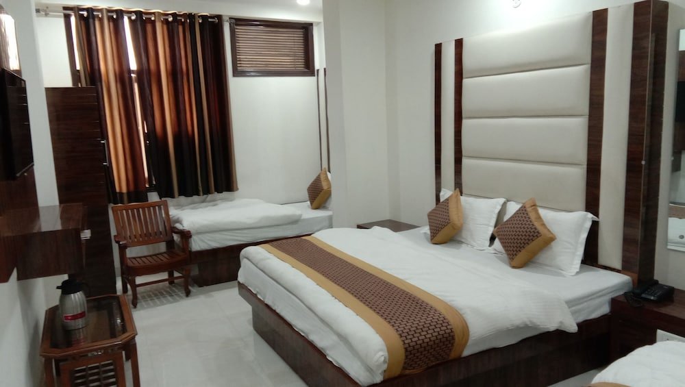 Фото Hotel Crystal Deluxe at New Delhi Railway Station