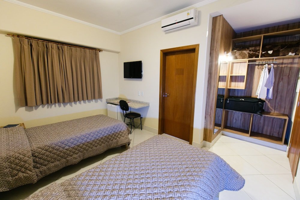 Фото Hotel Vitória Pindamonhangaba