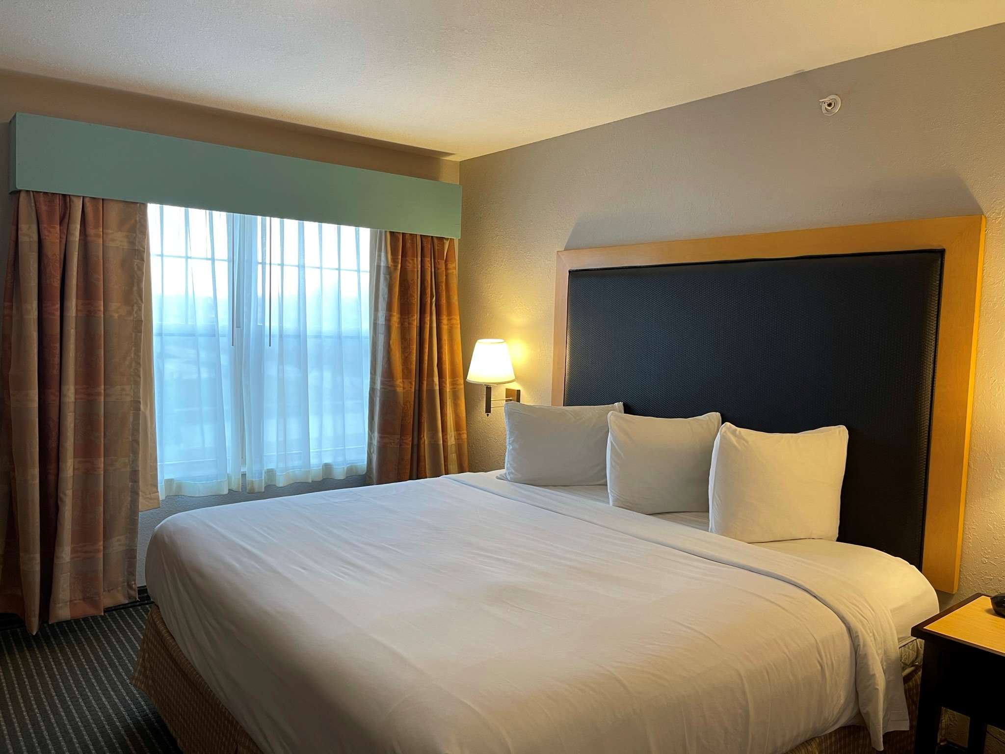 Фото Holiday Inn Express & Suites Zion by IHG