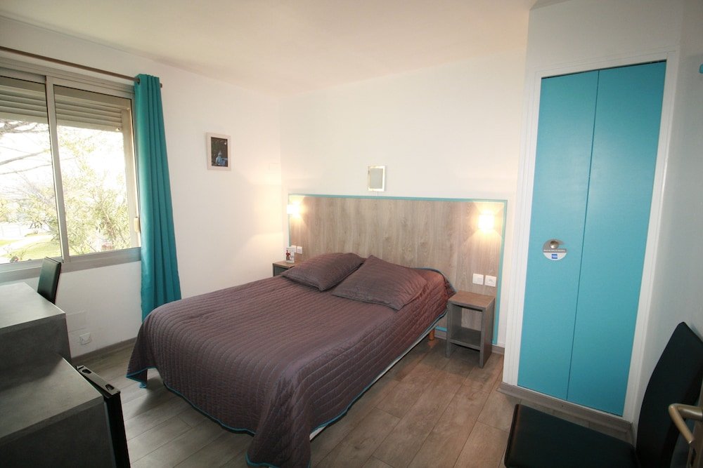 Фото The Originals City, Hotel Azur, Fos sur Mer