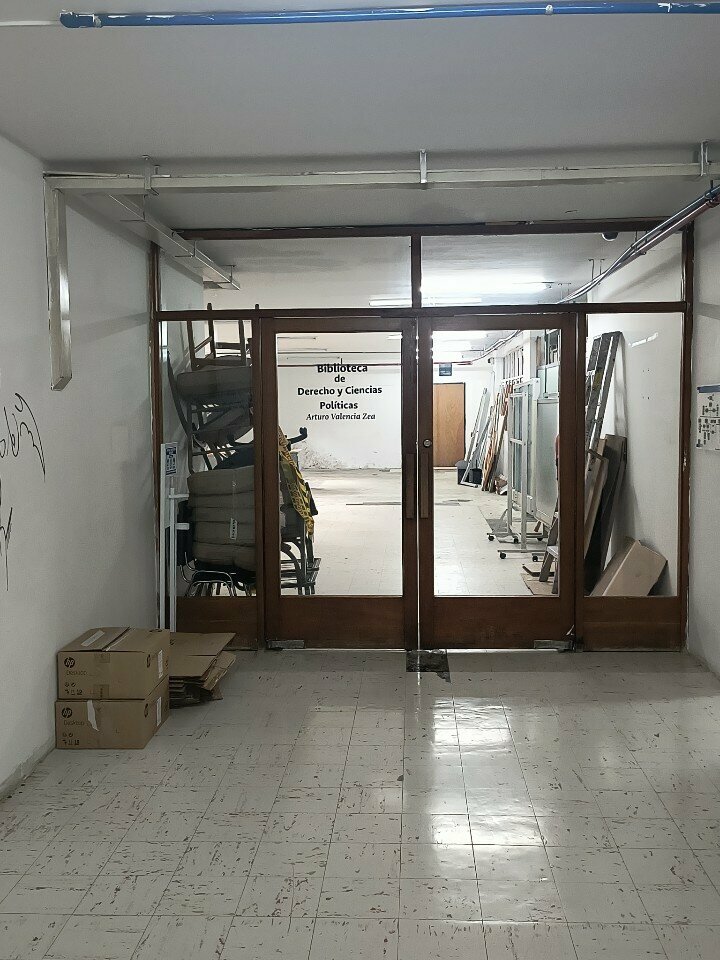 Library Biblioteca Derecho y Ciencias Políticas - Arturo Valencia Zea, Bogota, photo