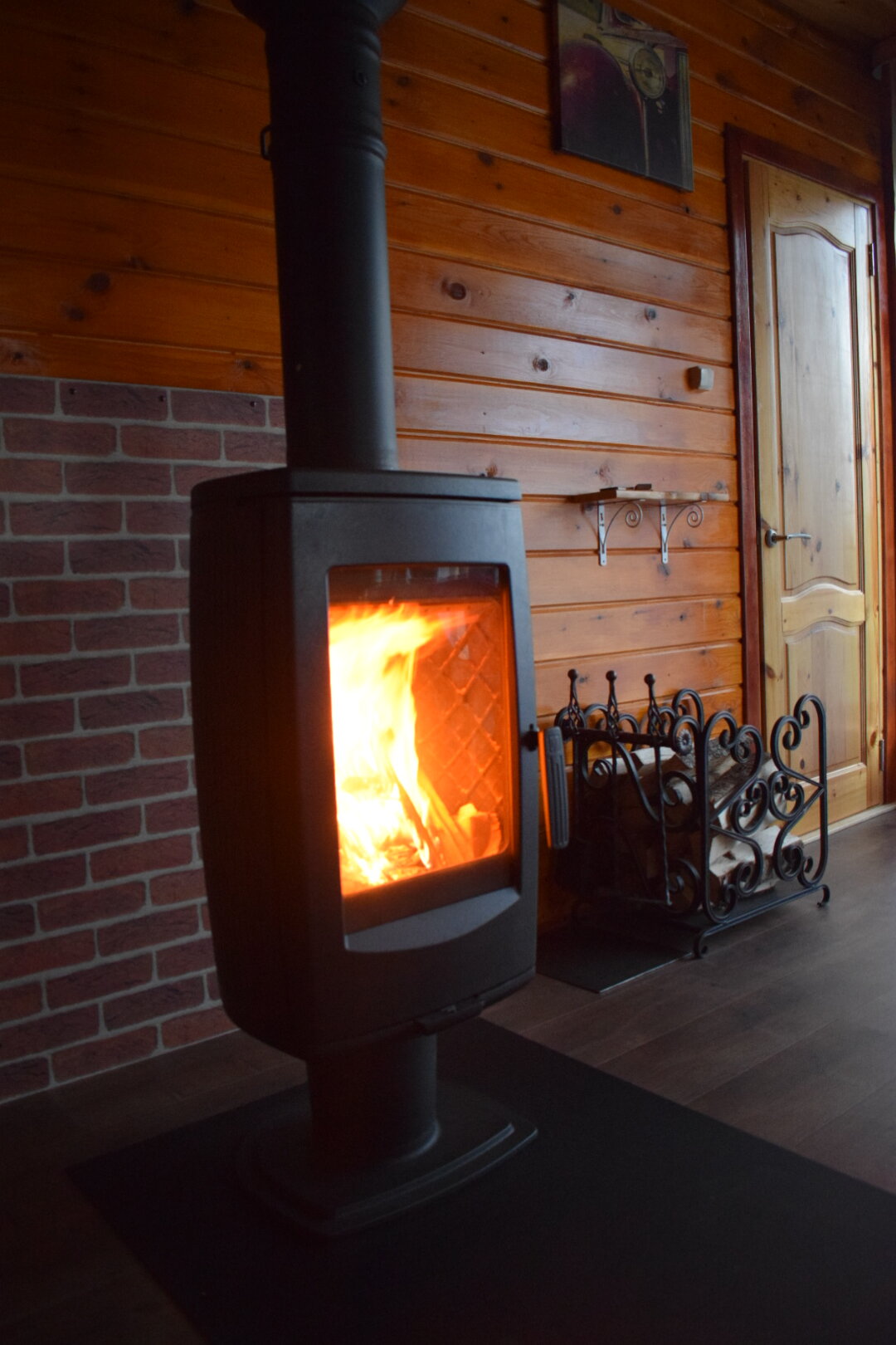 Фото Домик на горке