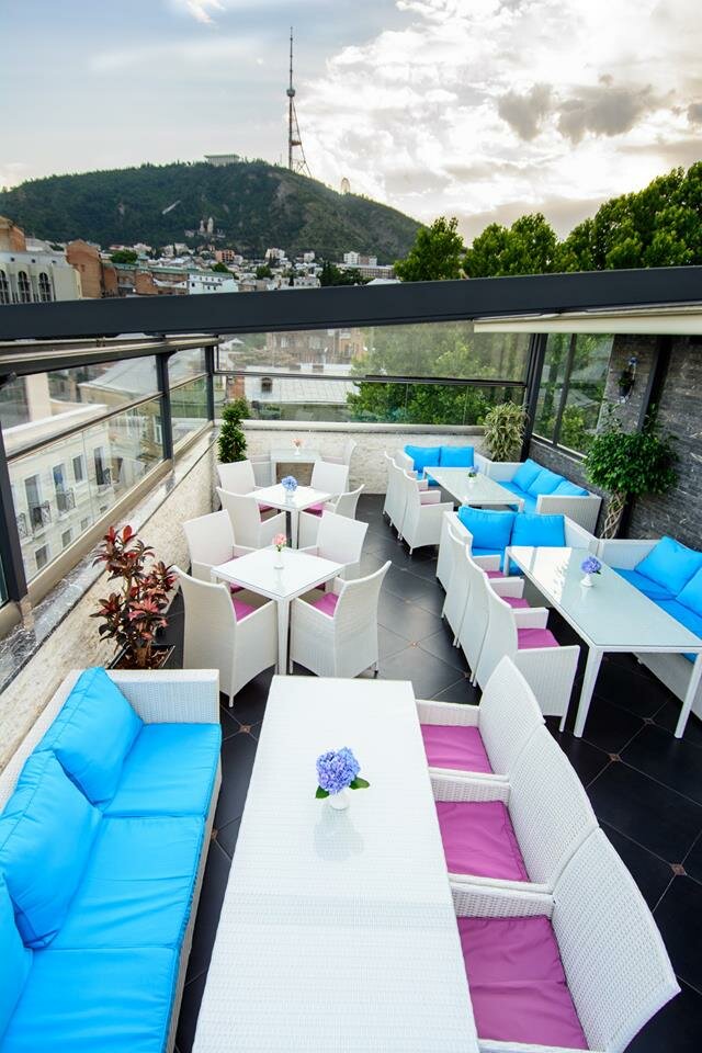 tiffany bar & terrace