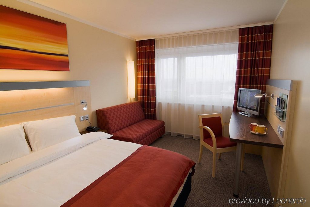 Фото Premier Inn Stuttgart Airport