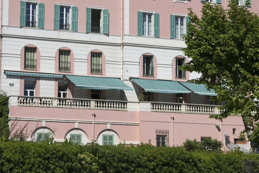 Фото Le Saint Paul Hotel