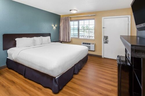Гостиница Travelodge by Wyndham Oceanside в Оушенсайде