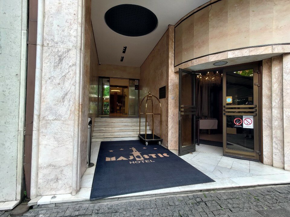 Фото Hotel Majestic