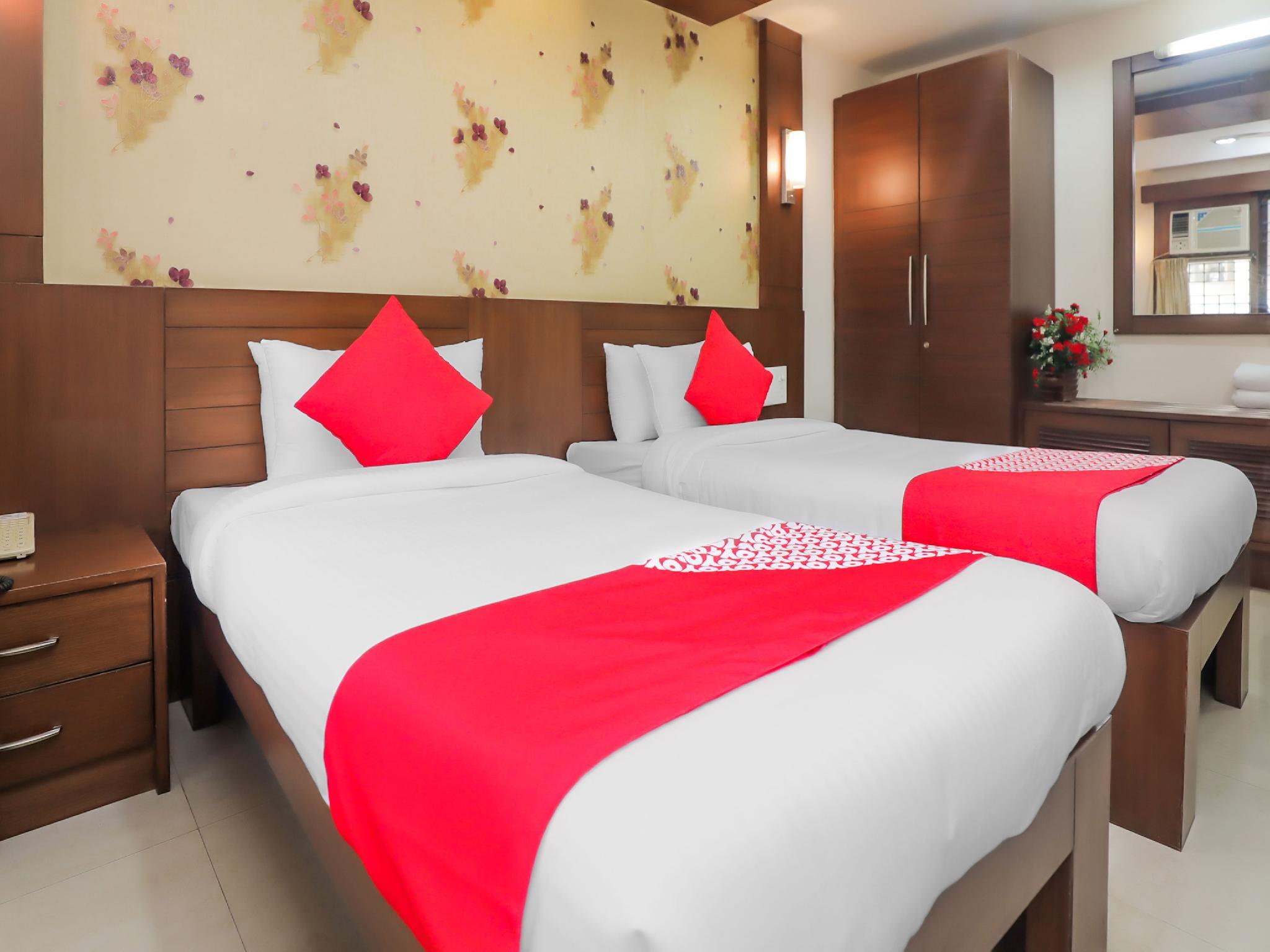 Фото Srinivas Saffron Hotel