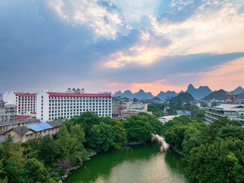 Гостиница Guilin Bravo Hotel Grand Wing в Гуйлине