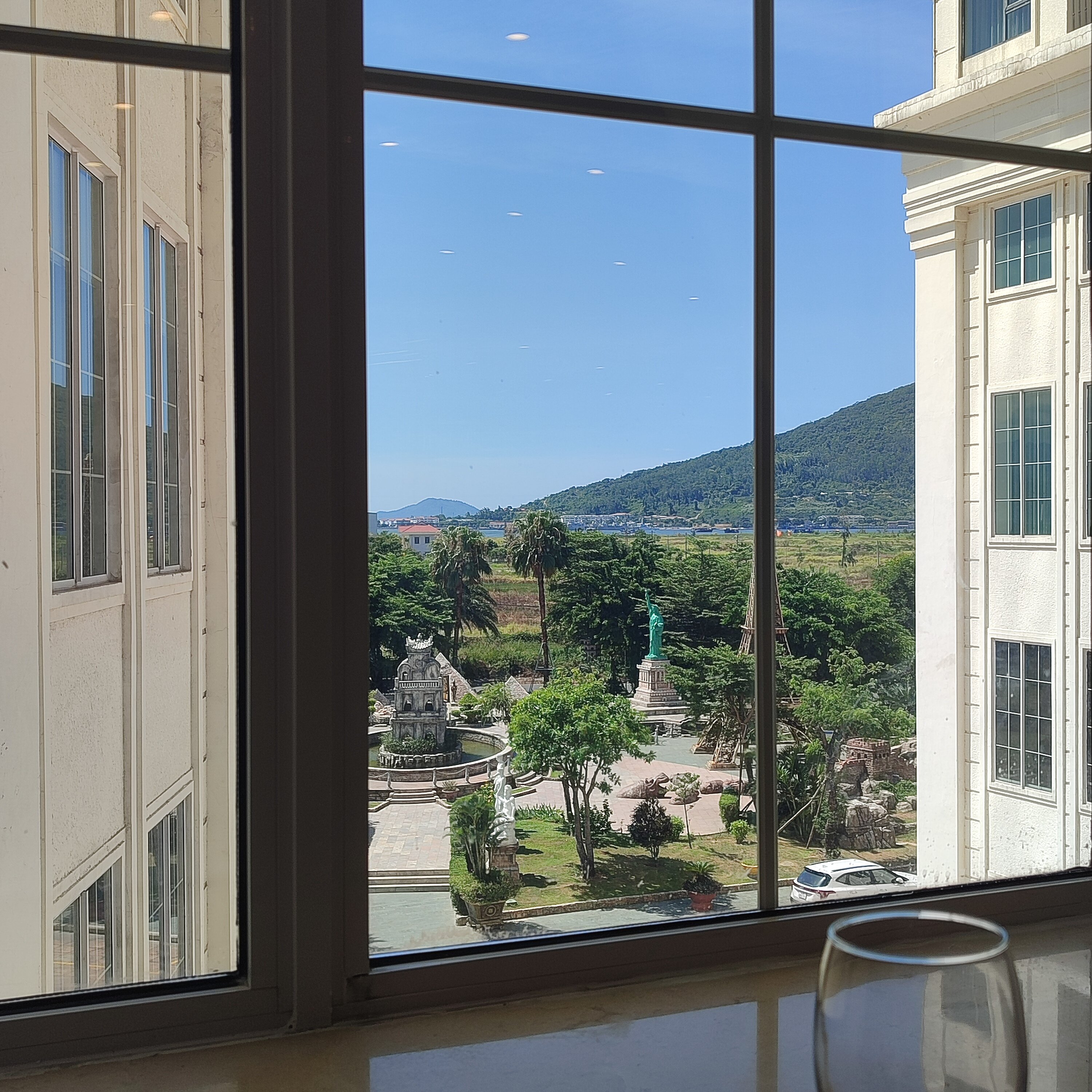 Фото Wyndham Danang Golden Bay