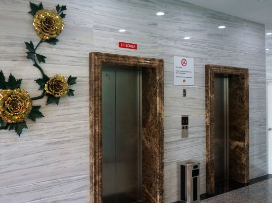 Фото Pine Garden Hotel