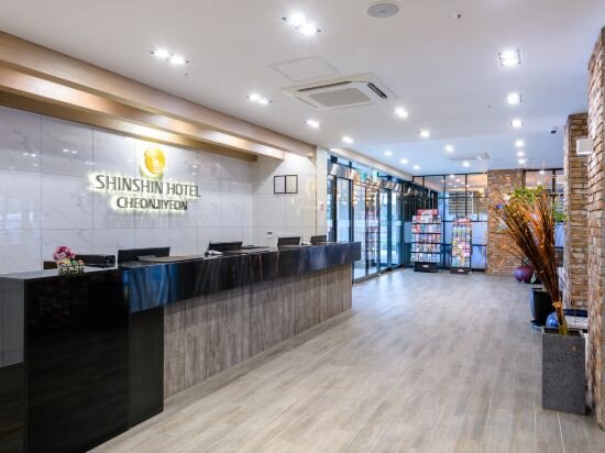 Фото Shinshin Hotel Cheonjiyeon