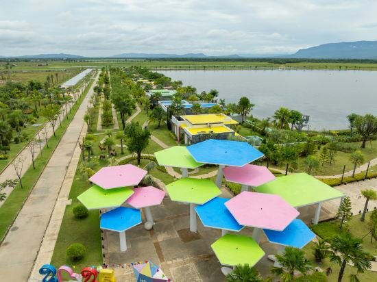 Фото Wonderland Suites and Resort