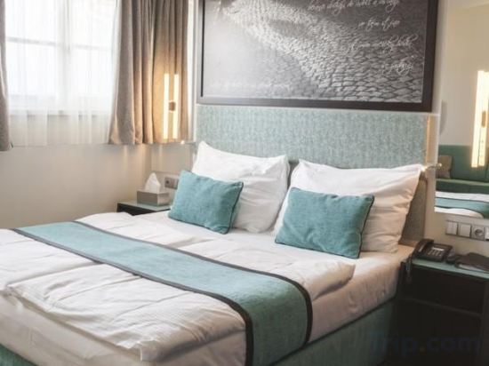 Фото Red and Blue Design Hotel Prague