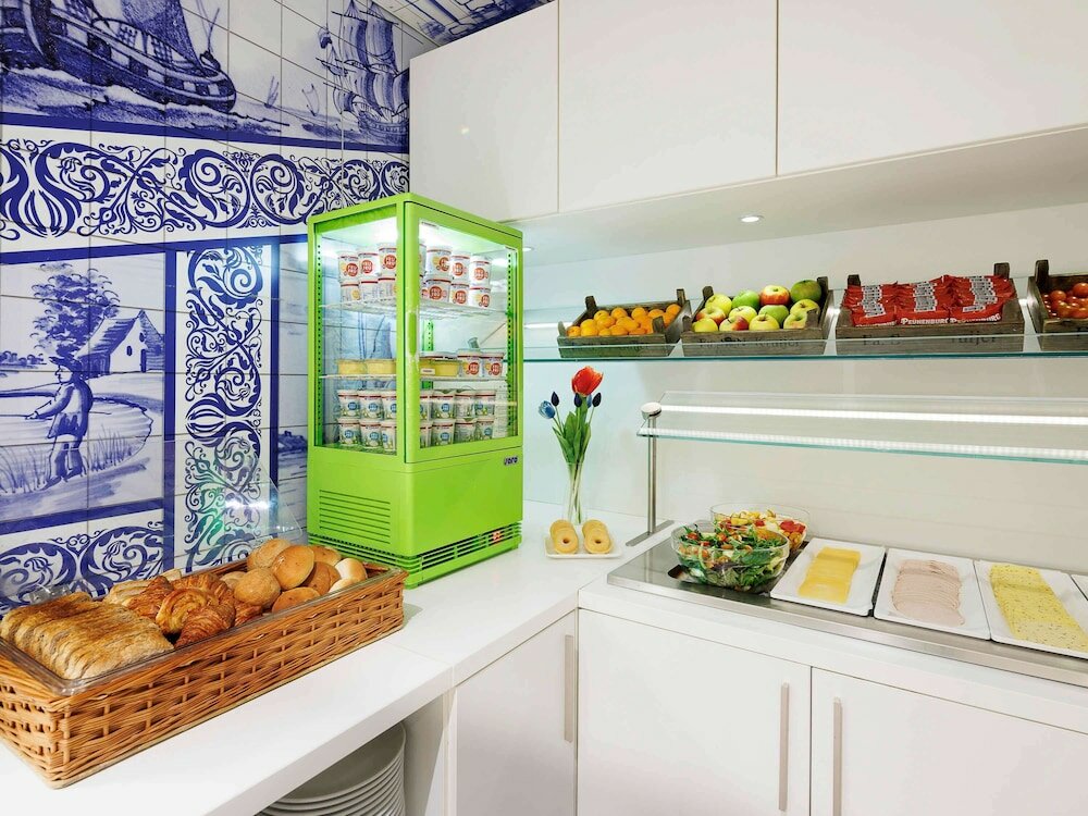 Фото Ibis Styles Amsterdam Central Station