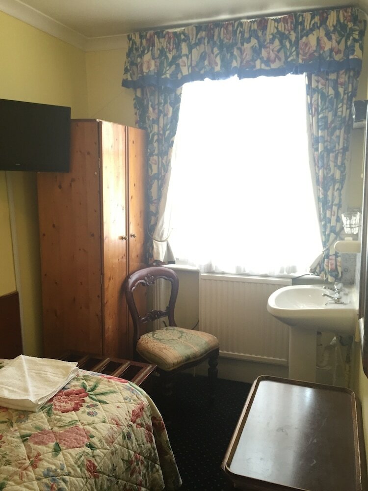 Фото Albany Hotel